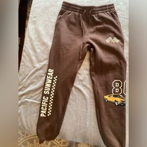 PacSun Brown & Gold Men Joggers with Vintage Graphics Car Checkered Flags sz Lg